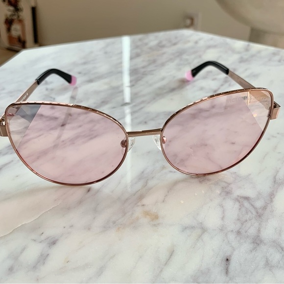 ? NEW Victoria’s Secret Pink Oversized Metallic Colorblock Cat-Eye Sunglasses main image 9